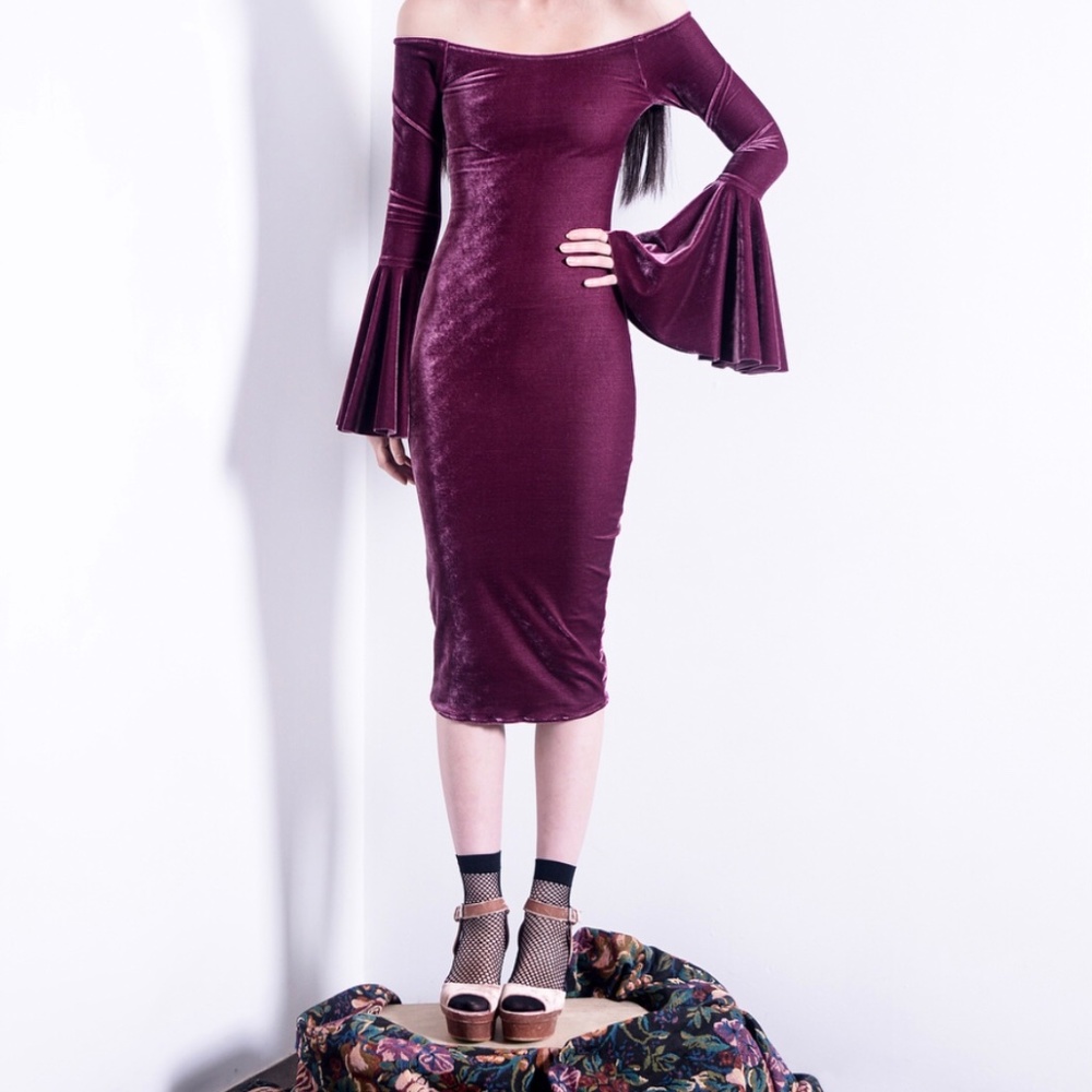 🎄 NWT - Stretch Velvet Dress - size S🎄
